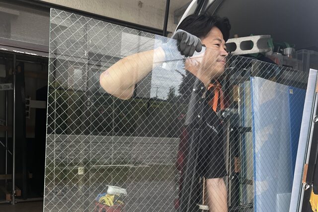 千葉ガラス修理センター・修理作業
